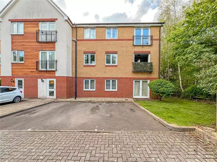 2 Bedroom Flat To Rent In Hollybrook Park, Bristol, BS15
