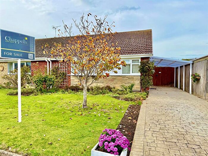 3 Bedroom Semi-Detached Bungalow For Sale In Heronscroft, Covingham, Swindon, SN3