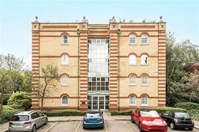 2 Bedroom Flat To Rent In Keble Place, London, SW13