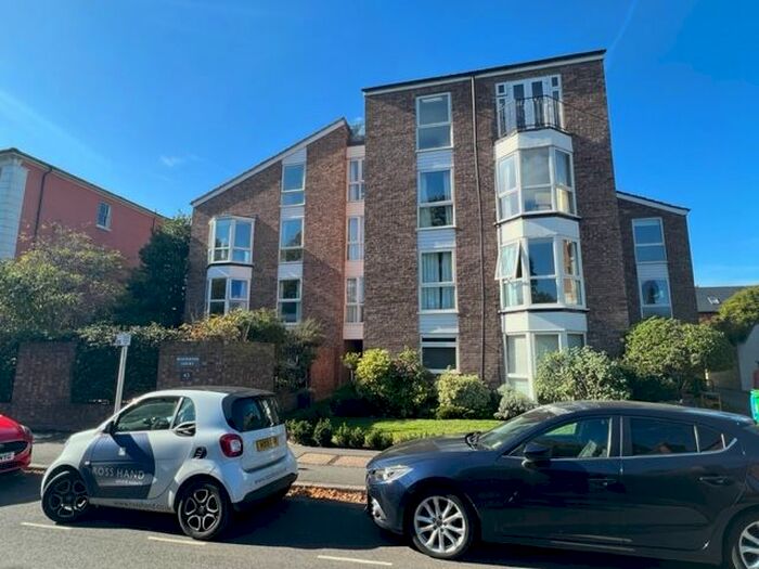 1 Bedroom Flat To Rent In Winterton Court, Lower Teddington Road, Hampton Wick, Kingston Upon Thames, KT1