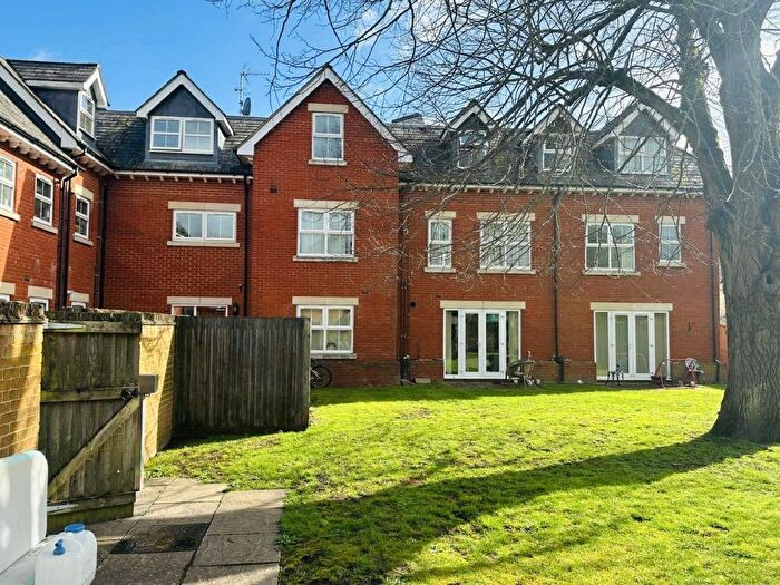 2 Bedroom Flat For Sale In Lime Tree Court, Stephenson Close, Thatcham, RG18