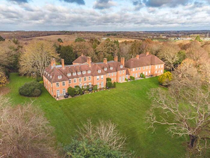 2 Bedroom Apartment For Sale In Seven Hills Road, Iver Heath, SL0