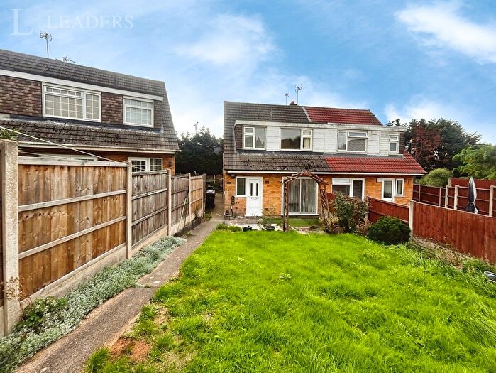 3 Bedroom Semi-Detached House To Rent In Gilbert Close, Spondon, Derby, DE21