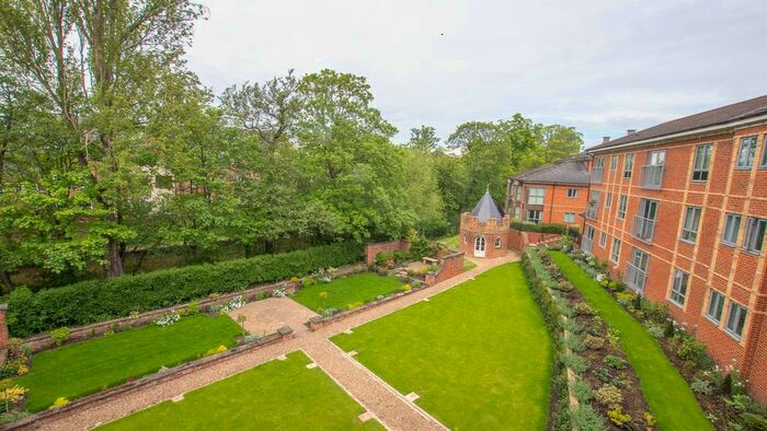 3 Bedroom Flat To Rent In Heworth Croft, York, YO31