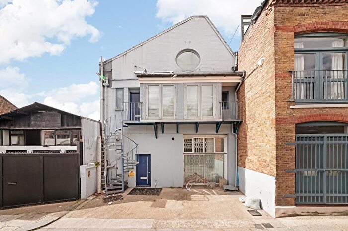 3 Bedroom Terraced House For Sale In Camden Mews, London, NW1