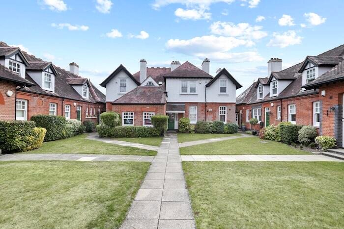 1 Bedroom Apartment For Sale In Great Stony Park, Ongar, CM5