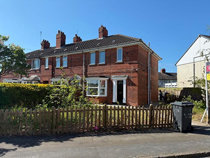 3 Bedroom Semi-Detached House To Rent In Scalby Grove, Kingston Upon Hull, HU5