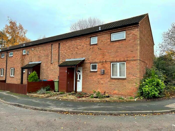 3 Bedroom End Of Terrace House To Rent In Shilling Close, Pennyland, MK15