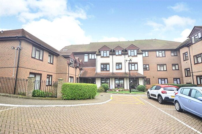 2 Bedroom Flat For Sale In Church Road, New Romney, Kent, TN28