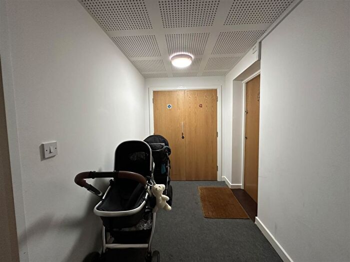 1 Bedroom Flat For Sale In Lorenzo House, Medici Close, IG3