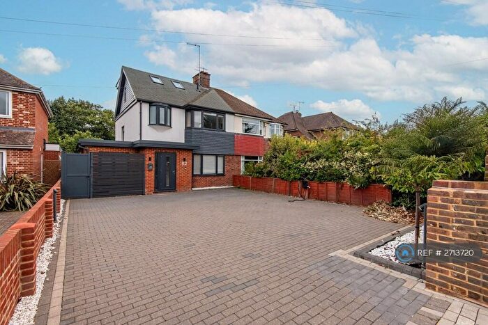 5 Bedroom Semi-Detached House To Rent In Chesswood Road, Worthing, BN11