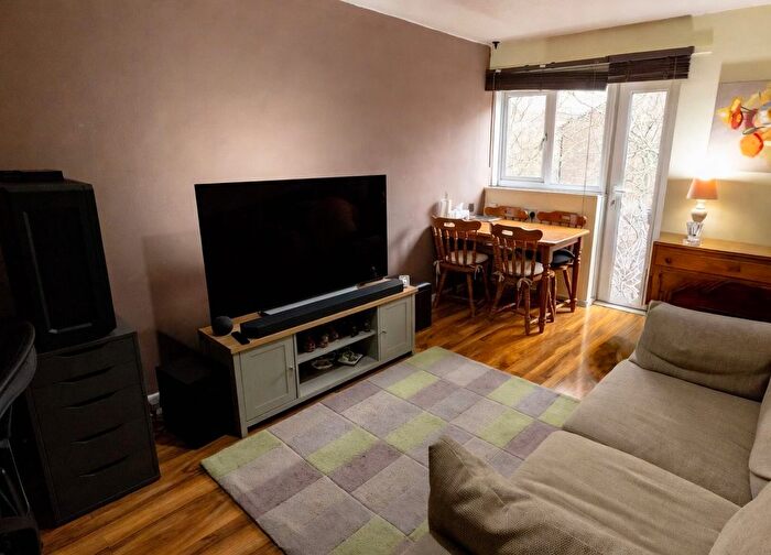 1 Bedroom Flat For Sale In Hickin Close, London, SE7