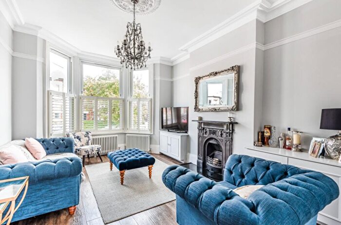 4 Bedroom Semi Detached House For Sale In Thurlestone Road, West Norwood, London, SE27