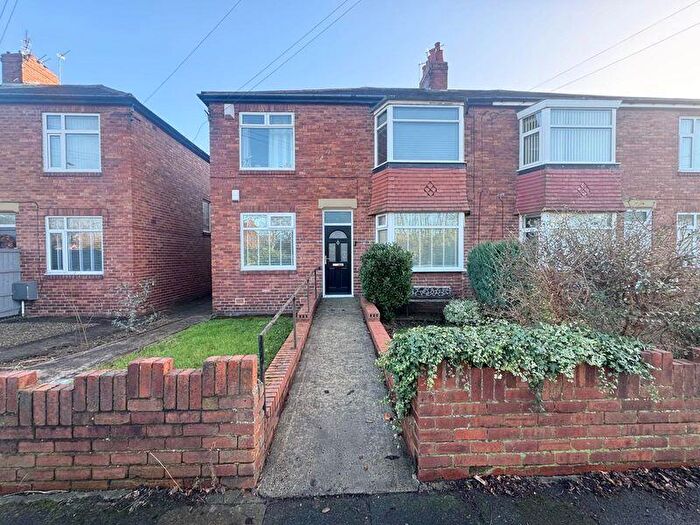 2 Bedroom Flat For Sale In Corchester Walk, Benton, NE7