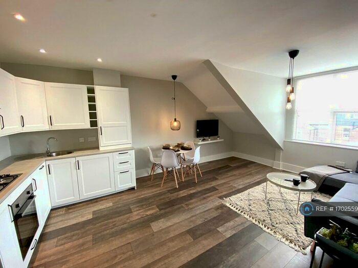 2 Bedroom Flat To Rent In Chillingham Rd, Newcastle Upon Tyne, NE6