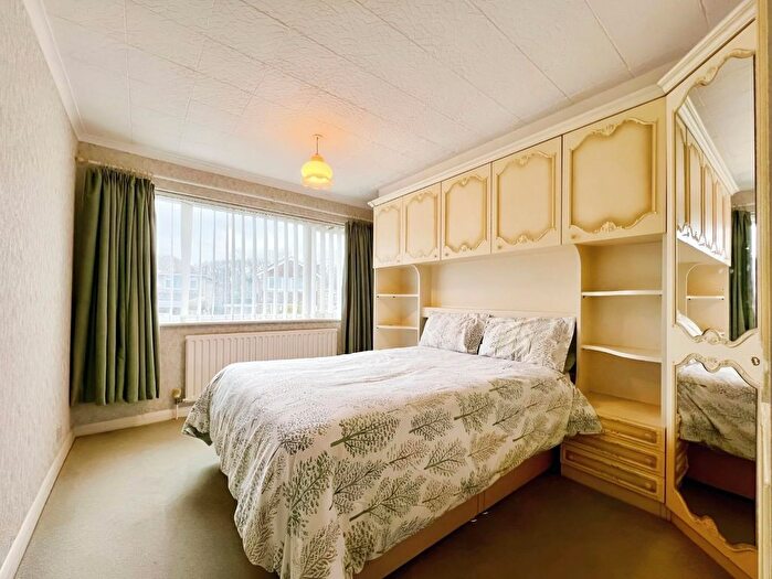 2 Bedroom Semi-detached Bungalow For Sale In Foxglove Road, Willesborough, TN24