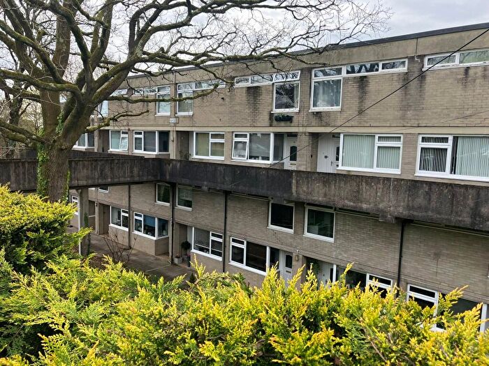 2 Bedroom Maisonette To Rent In Plas-y-coed, Lake Road East, Cardiff., CF23