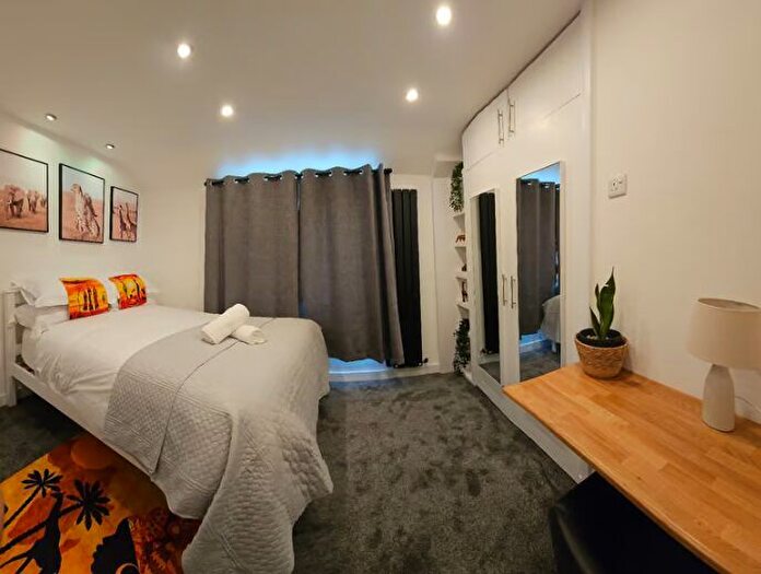 4 Bedroom Detached Bungalow To Rent In Powell Gardens, Dagenham, RM10