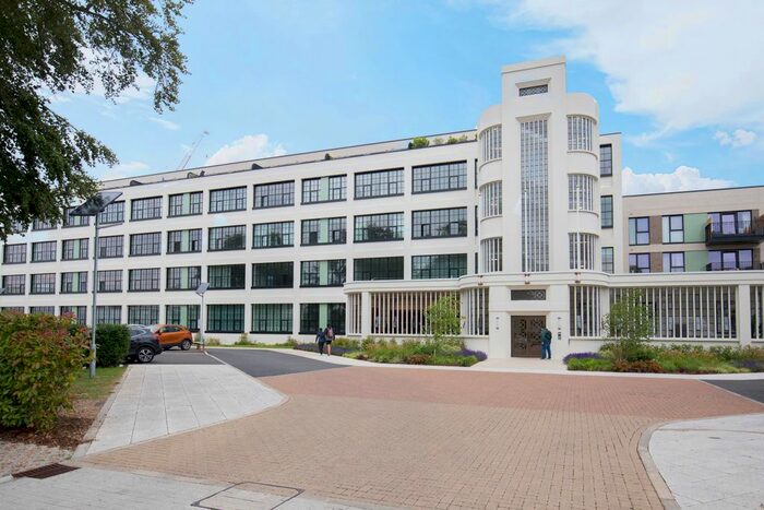 1 Bedroom Flat To Rent In Farine Avenue, Hayes, UB3