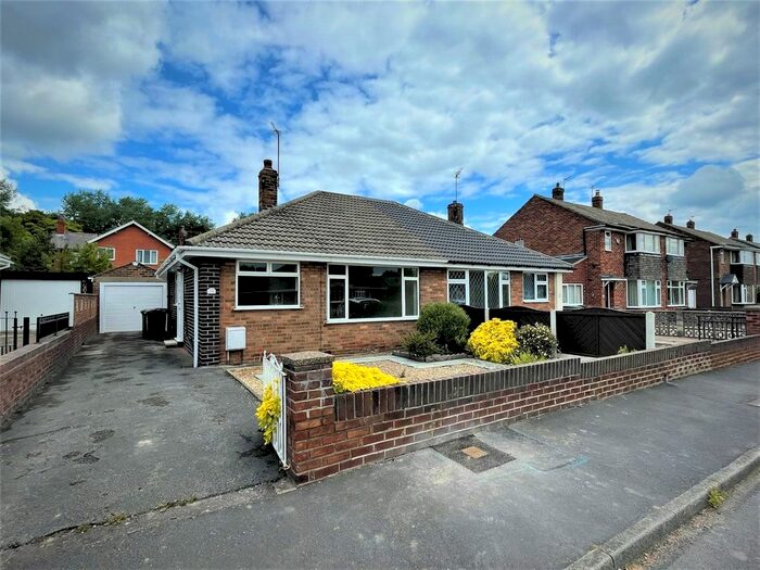 2 Bedroom Bungalow To Rent In Thornes Moor Drive, Wakefield, West Yorkshire, WF2