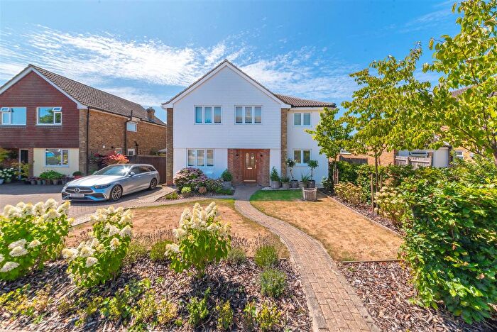 4 Bedroom Detached House For Sale In Foalhurst Close, Tonbridge, TN10