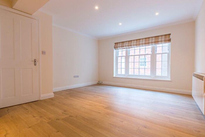 2 Bedroom Terraced House To Rent In Cromwell Place, Newbury, RG14