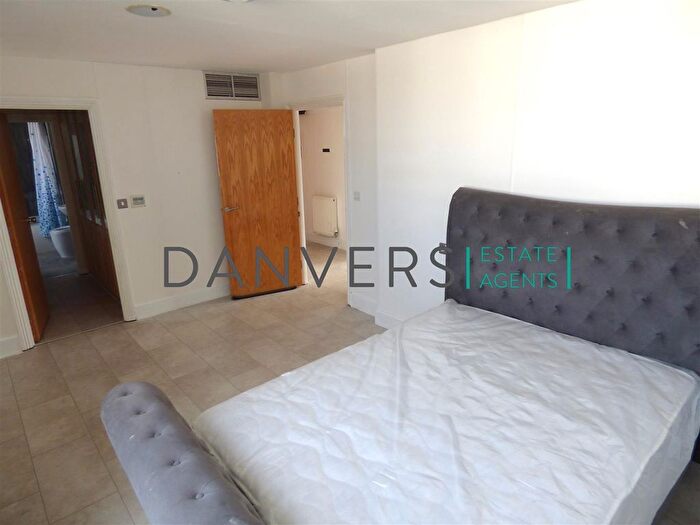 1 Bedroom Flat To Rent In Watkin Road, Leicester, LE2