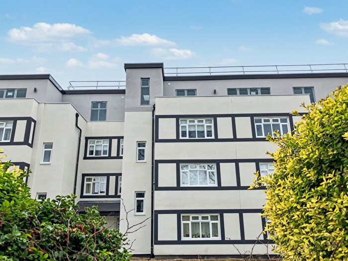 2 Bedroom Flat To Rent In Mapperley Close, Wanstead, (), E11