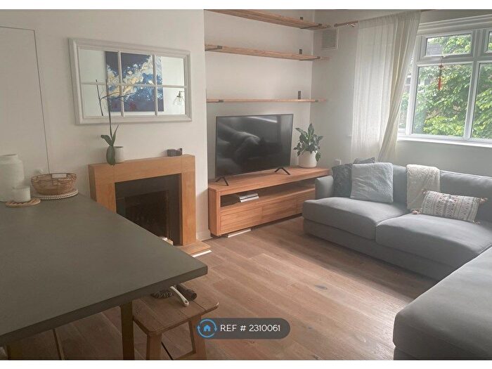 2 Bedroom Flat To Rent In Holgate Avenue, London, SW11