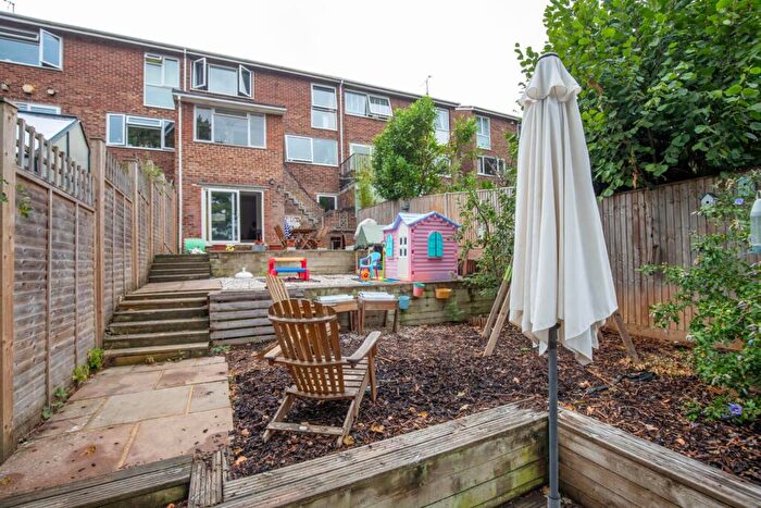 3 Bedroom Town House For Sale In Galsworthy Drive, Caversham Park Village, Reading, RG4