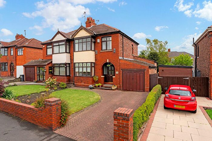 3 Bedroom Semi-Detached House For Sale In Kingsway, Widnes, WA8