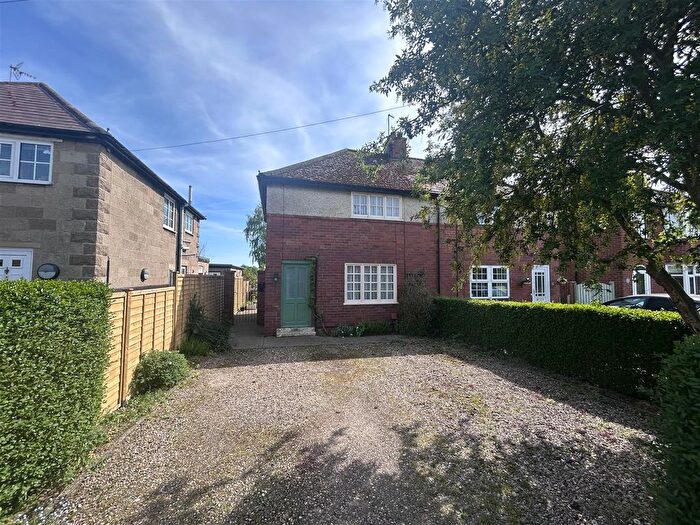 3 Bedroom Semi-Detached House For Sale In Barmby Road, Pocklington, York, YO42
