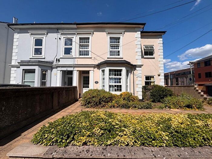 2 Bedroom Flat To Rent In Gloucester Road, Redhill, RH1