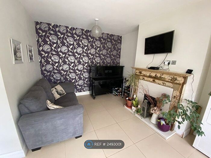 4 Bedroom Semi-Detached House To Rent In Lowick Road, London, HA1