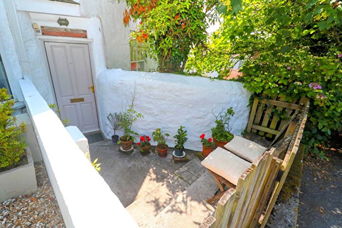 1 Bedroom Terraced House For Sale In Station Hill, Hayle, TR27