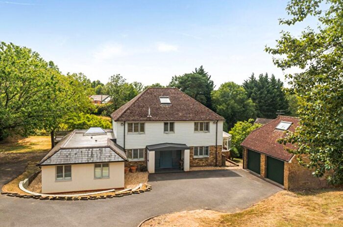 5 Bedroom Detached House For Sale In Redlands Lane, Ewshot, Farnham, GU10