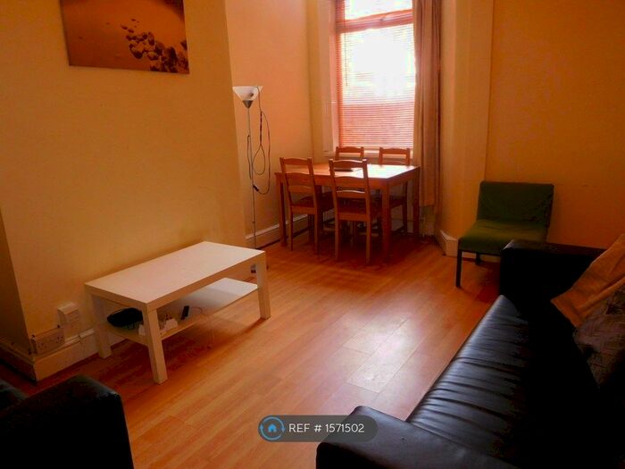 4 Bedroom Terraced House To Rent In Whitby Road, Manchester, M14