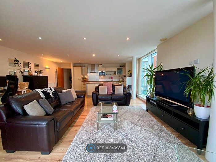 3 Bedroom Flat To Rent In Ross Apartments, London, E16