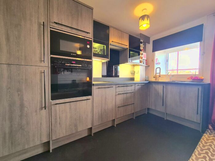 1 Bedroom Apartment To Rent In Lemare Lodge, Fair Acres, Bromley, BR2