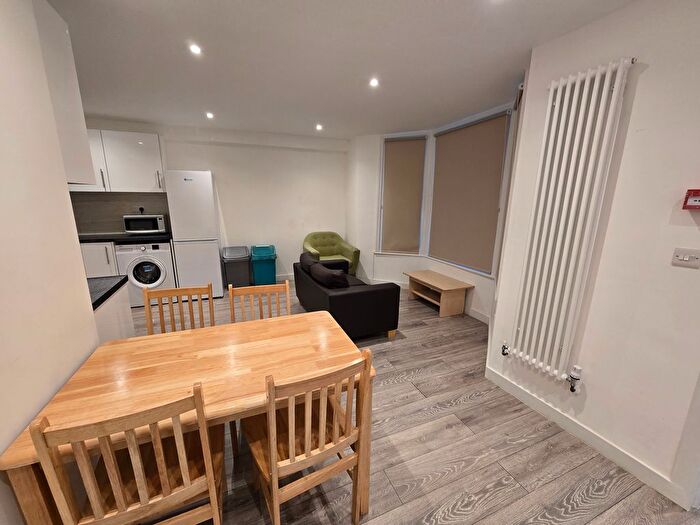 2 Bedroom Flat To Rent In Marylands Road, London, W9