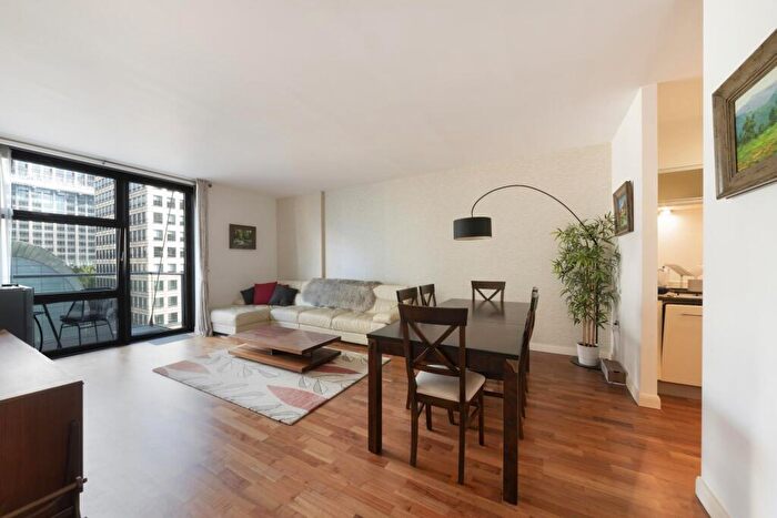 2 Bedroom Apartment To Rent In Discovery Dock West, Canary Wharf, London, E14