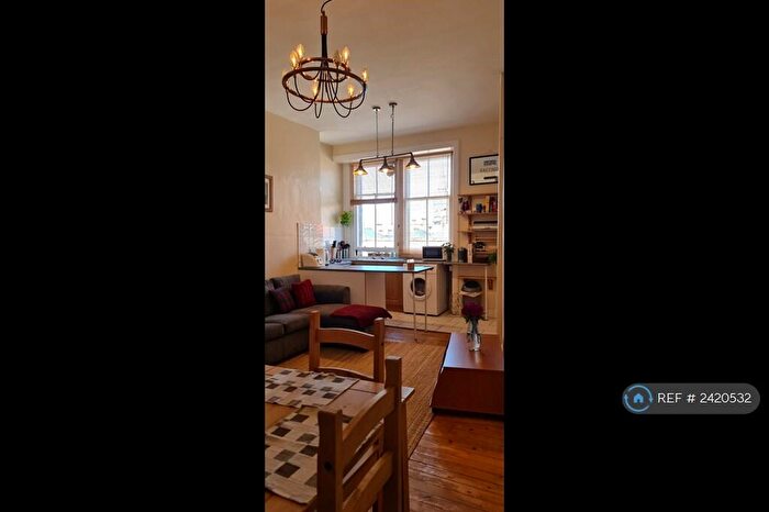 2 Bedroom Flat To Rent In Great Junction Street, Edinburgh, EH6