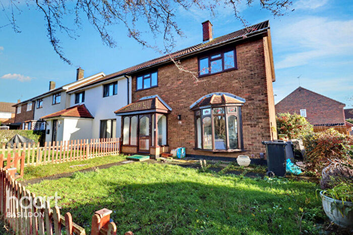 3 Bedroom End Of Terrace House For Sale In The Greensted, Basildon, SS14