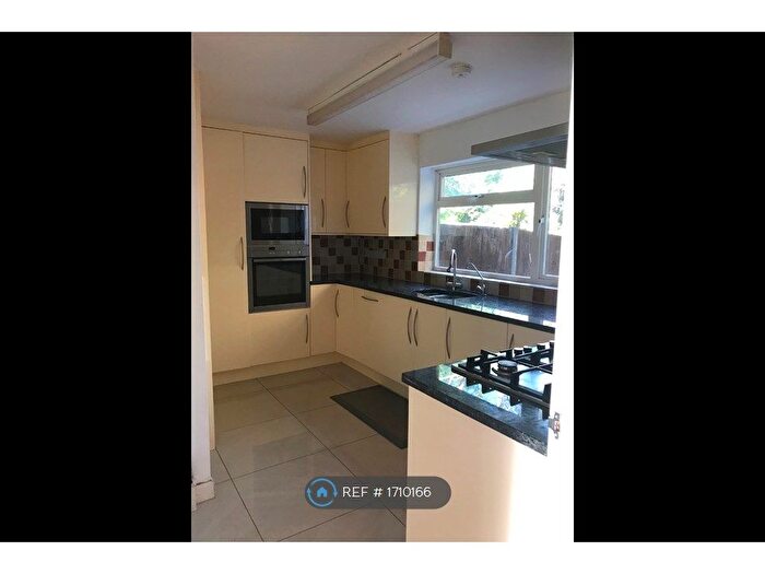 3 Bedroom Semi-Detached House To Rent In Henleywood Road, Earley, RG6