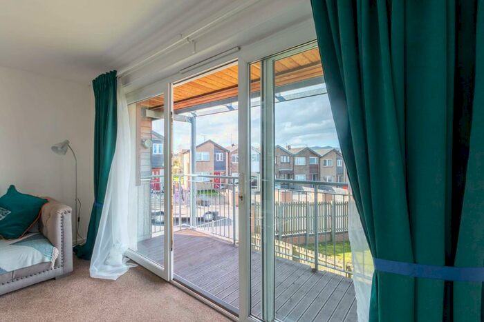 2 Bedroom Flat To Rent In Hyvot Court Edinburgh United Kingdom, EH17