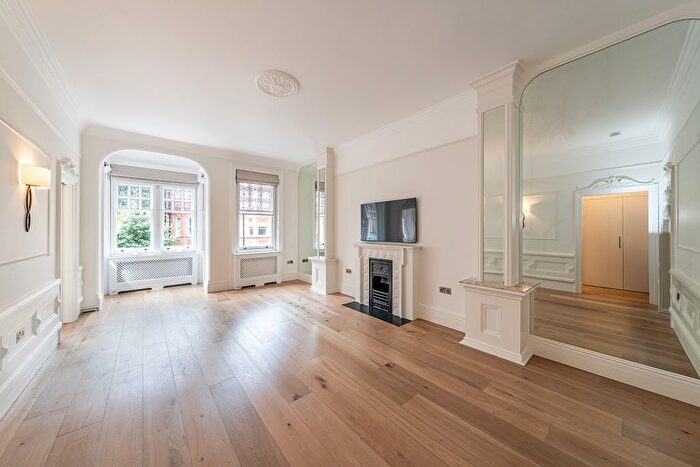 1 Bedroom Flat To Rent In Sloane Gardens, London, SW1W