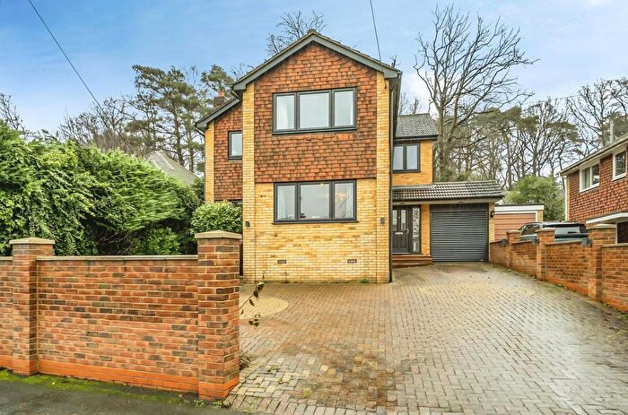 5 Bedroom Detached House For Sale In Hutton Road, Ash Vale, Surrey, GU12