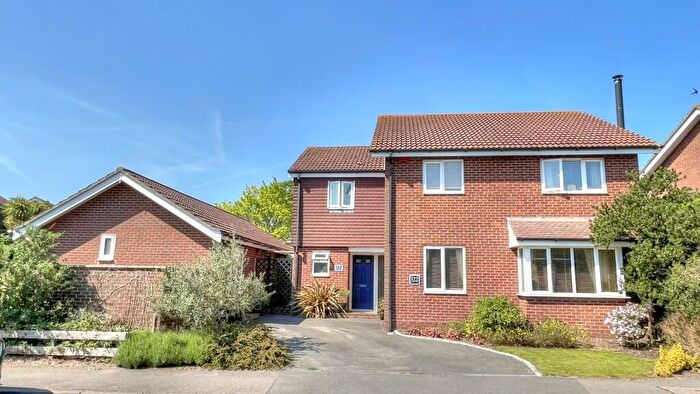 4 Bedroom Detached House For Sale In Moggs Mead, Petersfield, Hampshire, GU31