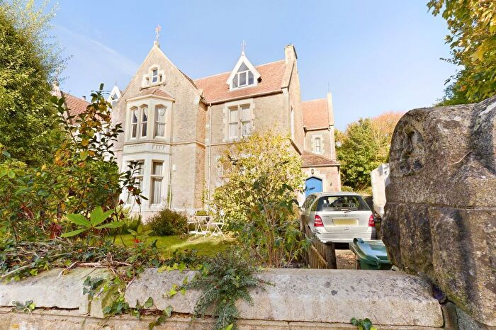 2 Bedroom Flat For Sale In Castle Road, Clevedon, North Somerset, BS21