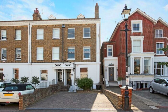 5 Bedroom Terraced House To Rent In Trinity Place Windsor, SL4